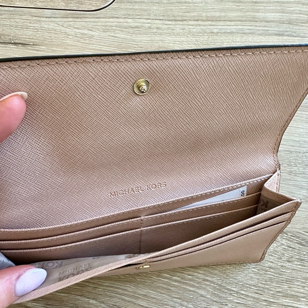 Michael Kors Blush Wallet - Picture 4 of 9